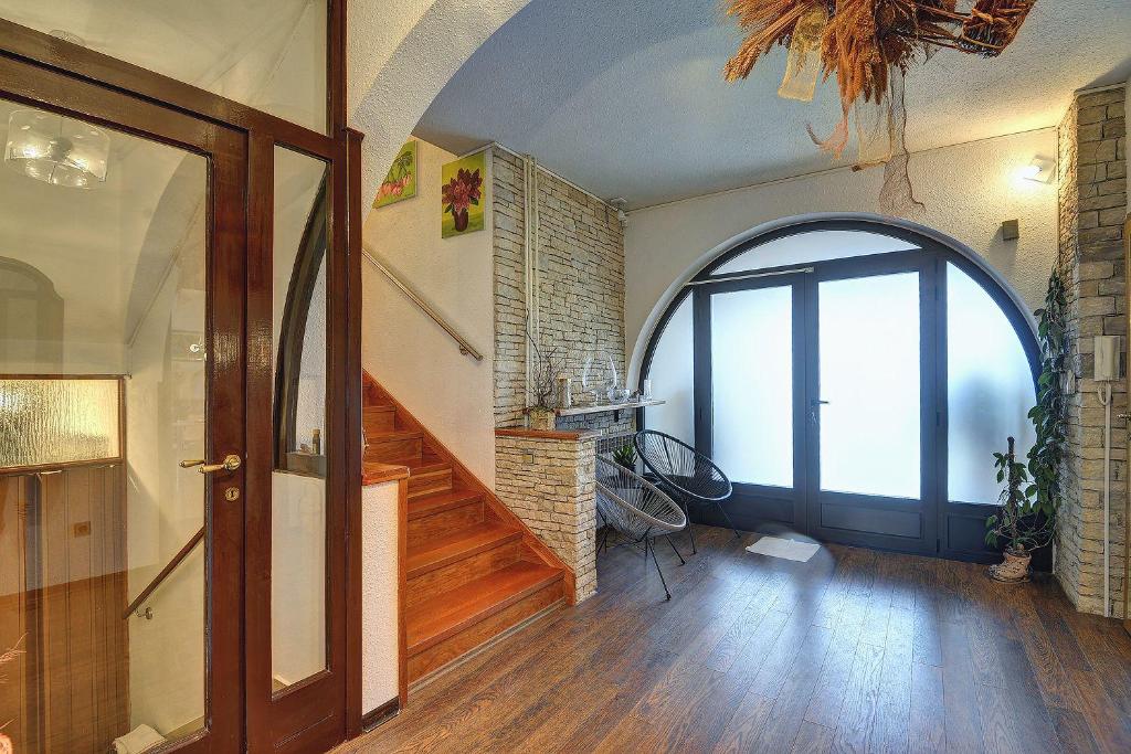 Zdjęcie z galerii obiektu Tolle Ferienwohnung mit großem Pool, Klima, WLAN, BBQ w Puli