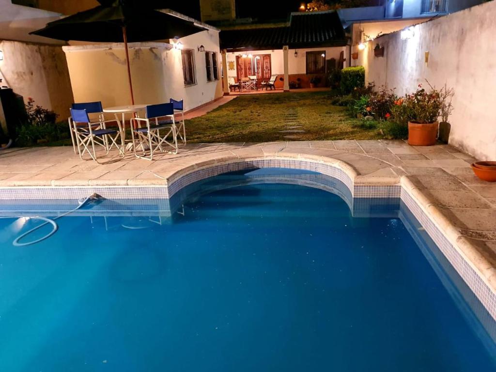 Πισίνα στο ή κοντά στο Casa de las Flores