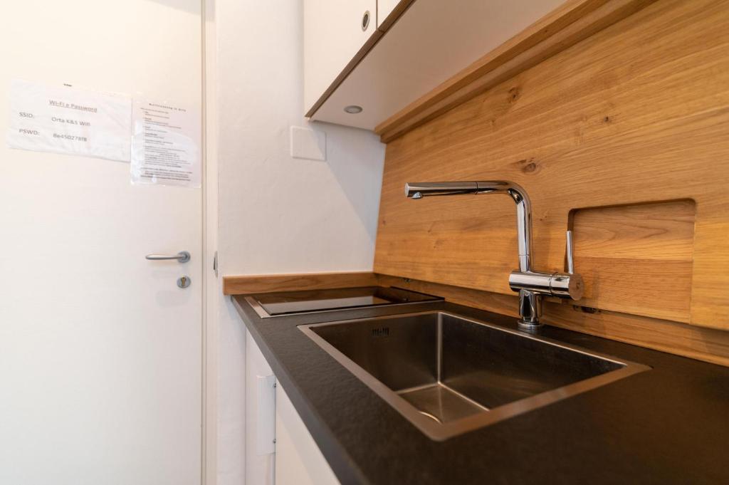 A kitchen or kitchenette at Villa Orta