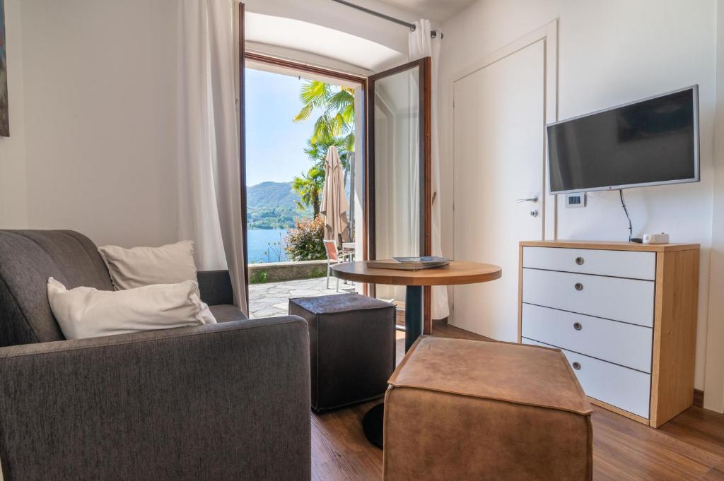 A television and/or entertainment centre at Villa Orta