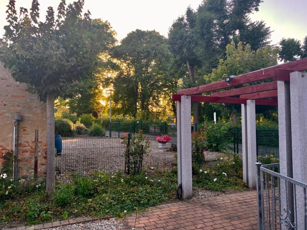 Giardino di NEU! Ferienhütte Tiny House