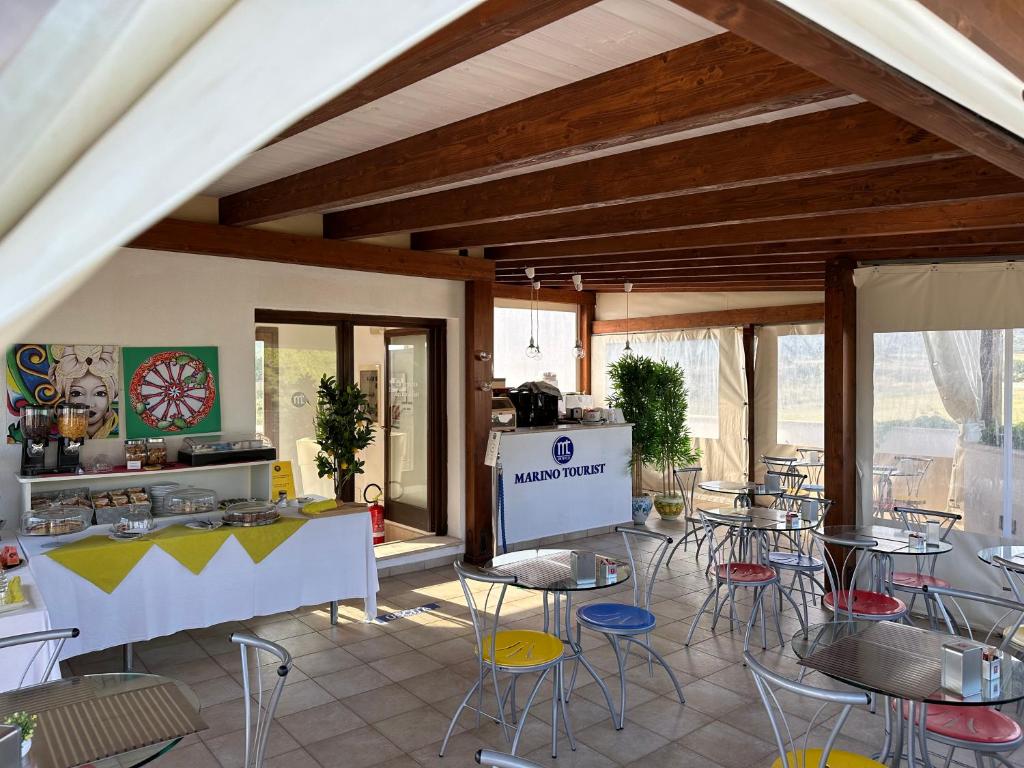Restaurace v ubytování Hotel Iride by Marino Tourist