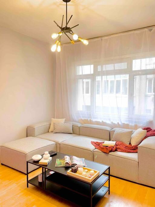 Comfortable and stylish apartment in Cihangir, Istanbul Updated 2024