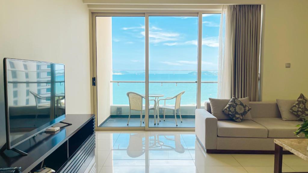 Khu vực ghế ngồi tại The Sea Luxury Nha Trang Apartment