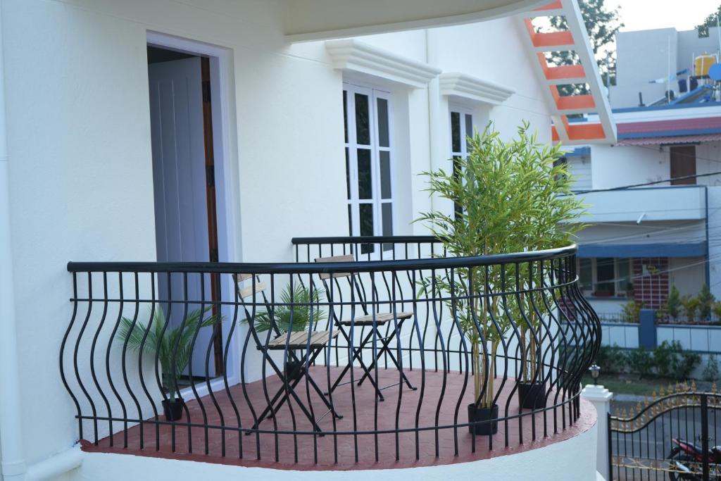 Un balcón o terraza en Palace Hostel by Borrbo