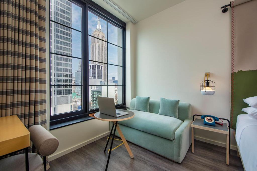 Posezení v ubytování Moxy NYC Chelsea