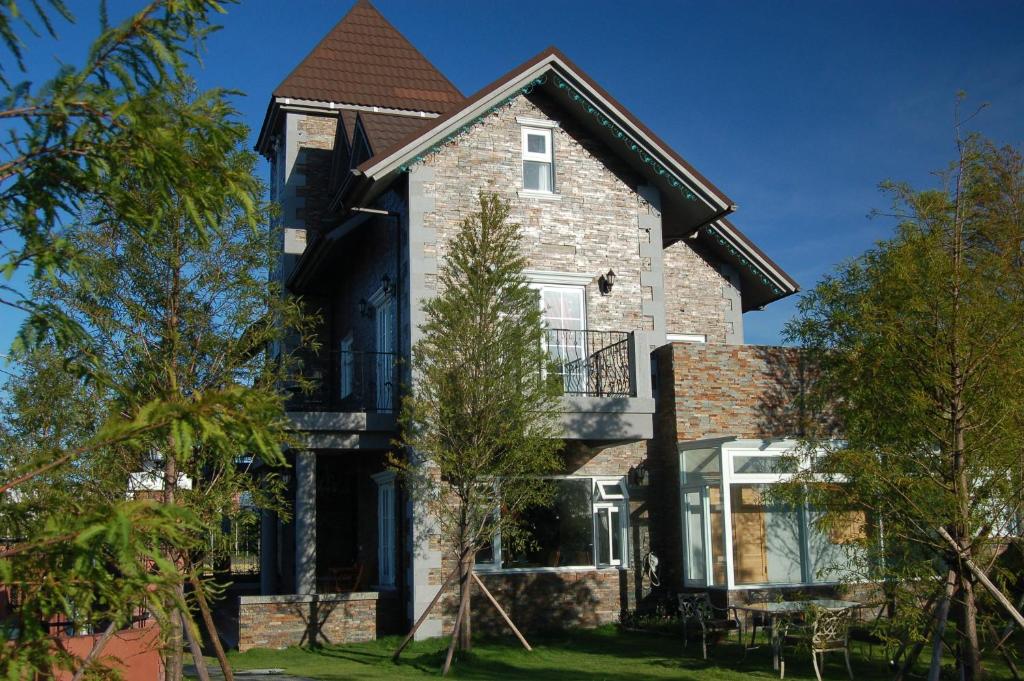 Gallery image of England Castle B&amp;B in Wujie