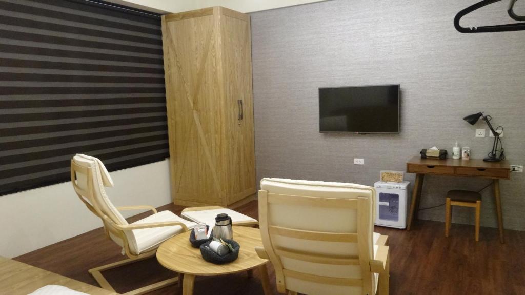 Meow G Cafe Hostel - Chambre Double Avec Salle De Bain Privée