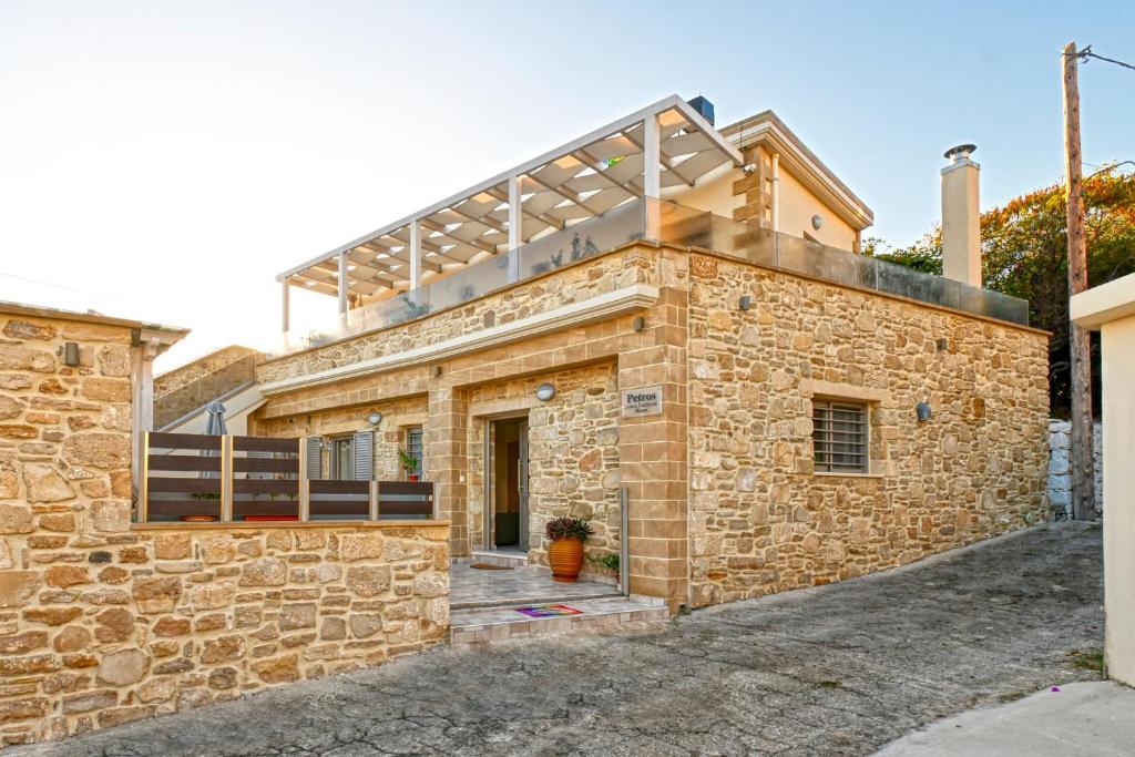 Petros Luxury Traditional House - Villa - Вилла с тремя спальнями