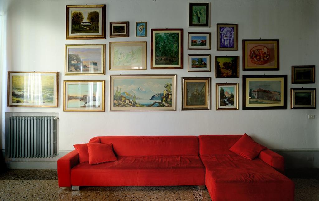 A seating area at Anna's House