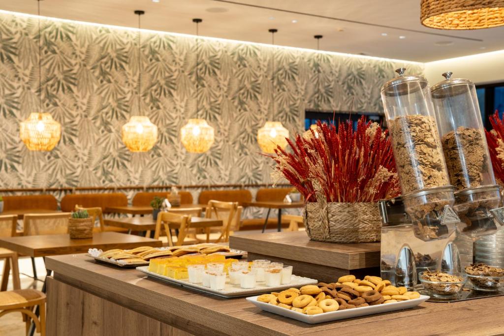 Makanan di atau berdekatan hotel