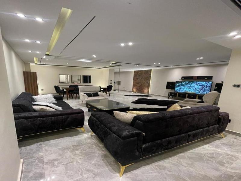 Fotografie z fotogalerie ubytování شقة للايجار كمبوند زايد ديونز v destinaci Sheikh Zayed