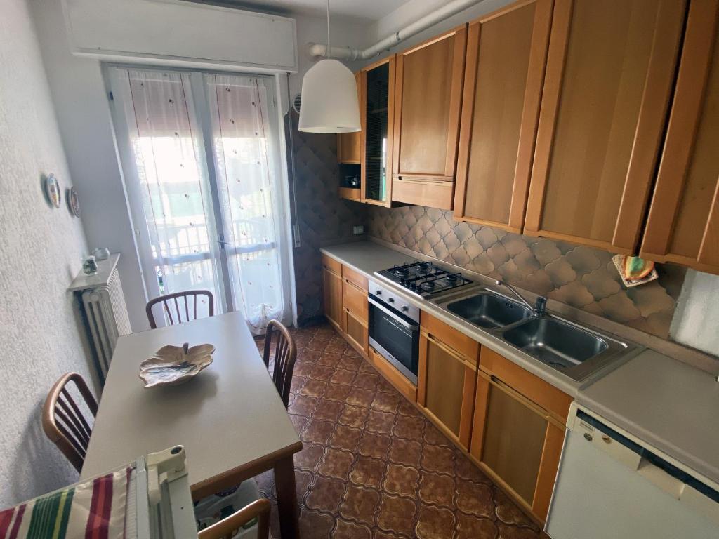 Kuchyň nebo kuchyňský kout v ubytování Flat Seriate