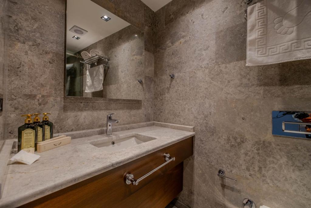 Koupelna v ubytování B'İSTANBUL HOTEL