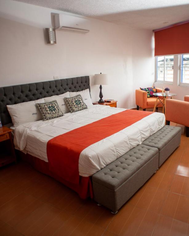 Postel nebo postele na pokoji v ubytování Hotel Atenas