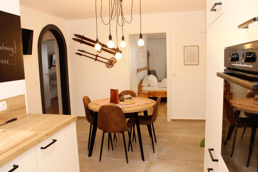 A kitchen or kitchenette at Riverhaus
