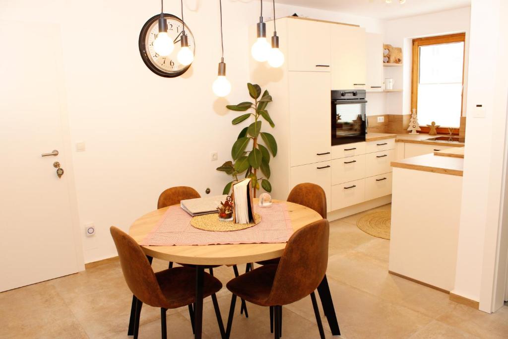A kitchen or kitchenette at Riverhaus