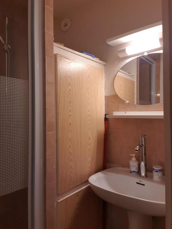 Un baño de Studio Alpheratz Forest - 1 à 3 pers - WIFI, balcon, vue piste et glacier Muzelle, calme, proche commerces et pistes- TSC Super Venosc à 80m