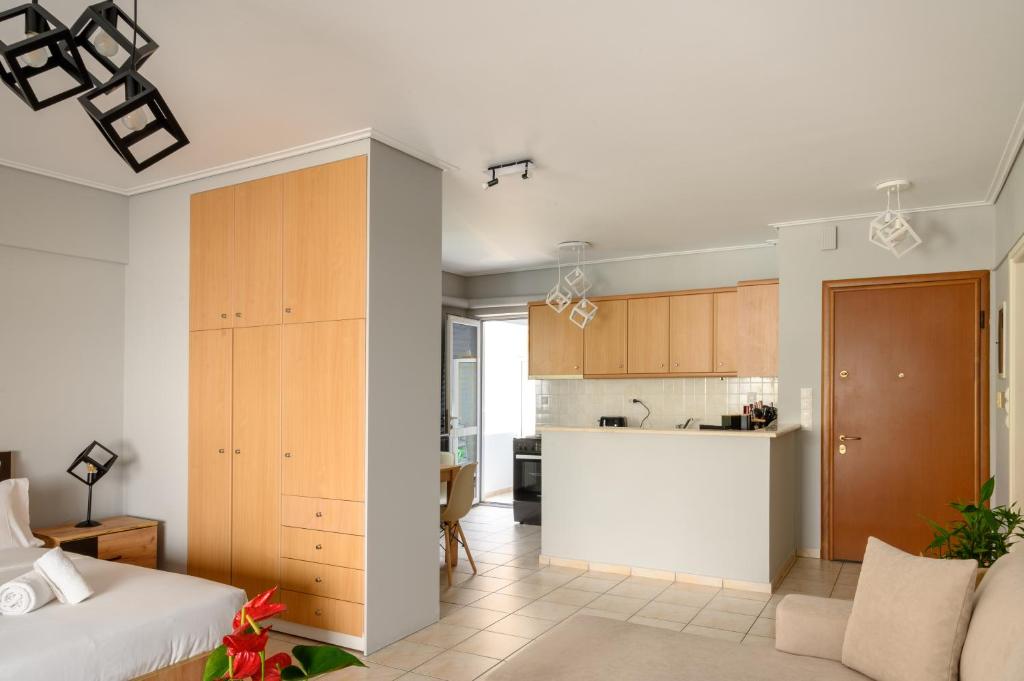 A kitchen or kitchenette at The Skyward Flats