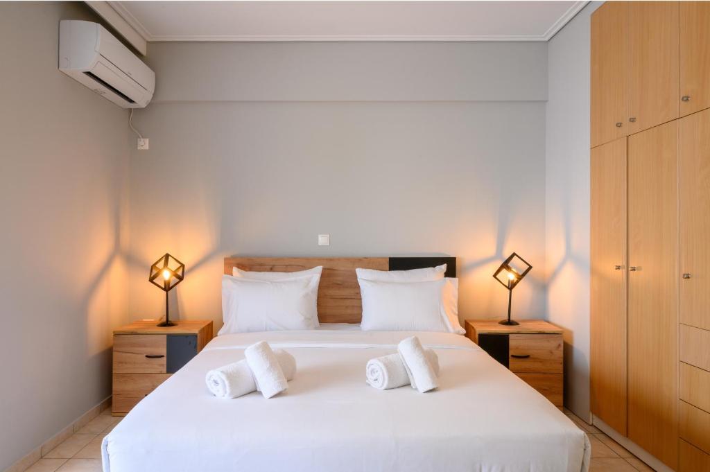 A bed or beds in a room at The Skyward Flats