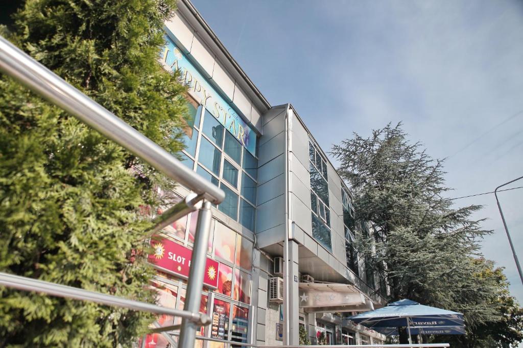 Happy Star Club - Resim 19