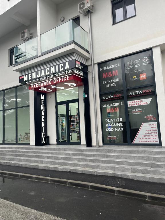 Exteriér nebo vchod ubytování R Lux Apartman Jagodina Akva Park