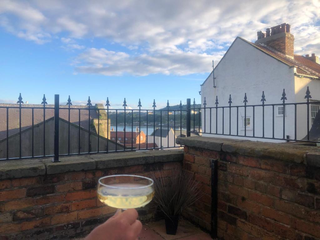 Kitson House Sea Views, 1 min Walk to Harbour, Scarborough (updated