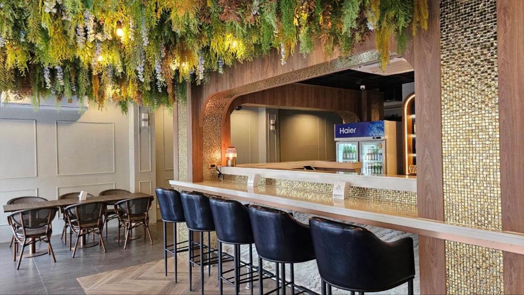 Montree Phuket Hotel - Resim 8