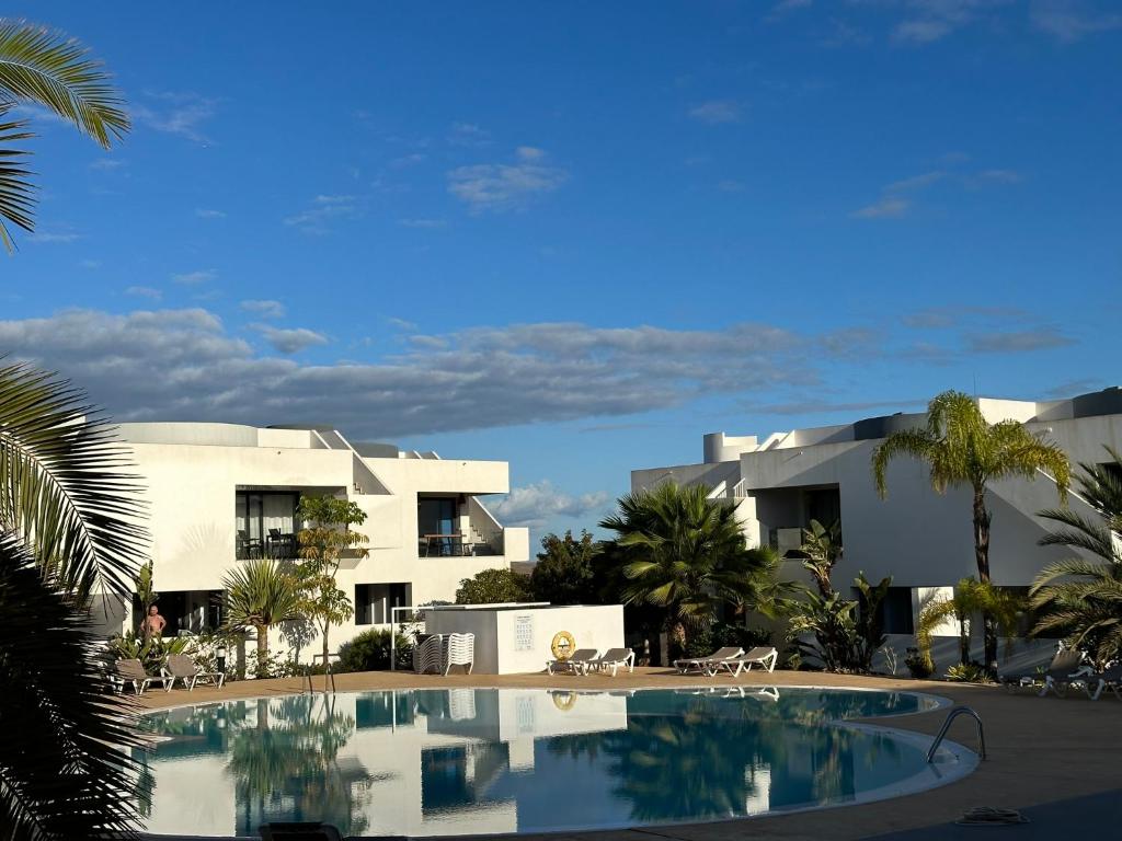Bazén v ubytování Casa Ana - Luxury pool apartment at Casilla de Costa nebo v jeho okolí