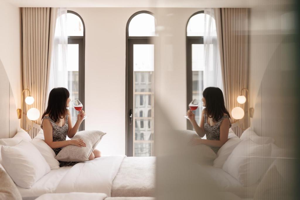 CORRIDOR 2407 - Resim 43