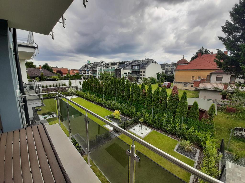 Vonkajšia záhrada v ubytovaní Harmony Apartments Sárvár