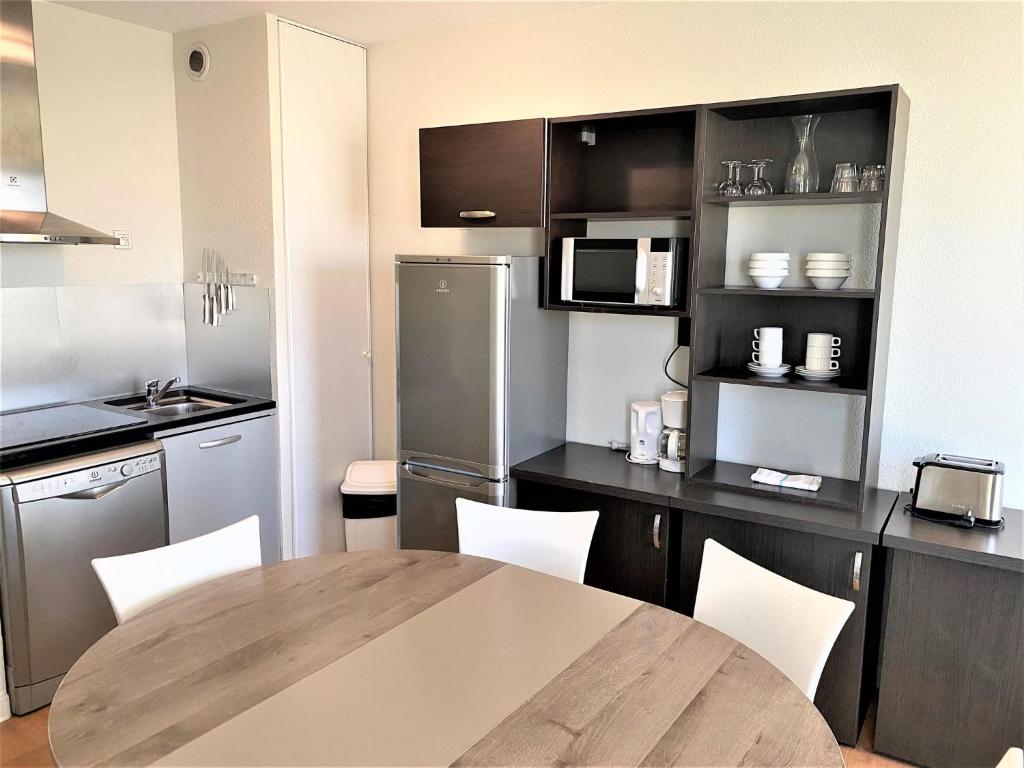 ApartHotel Sainte-Marthe - Superior Apartment (6 Adults) With Avignon View