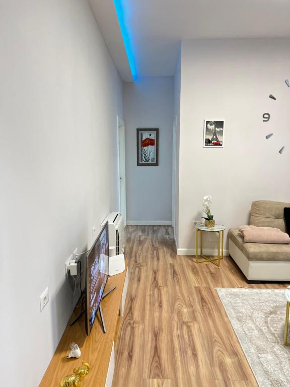 Stay in Tirana Modern Apartment Located in Center 03 - Image 9