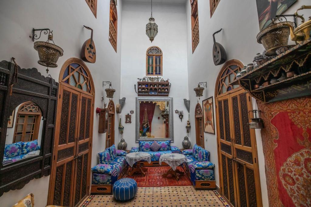 Posezení v ubytování Riad Les Idrissides Chez LEA