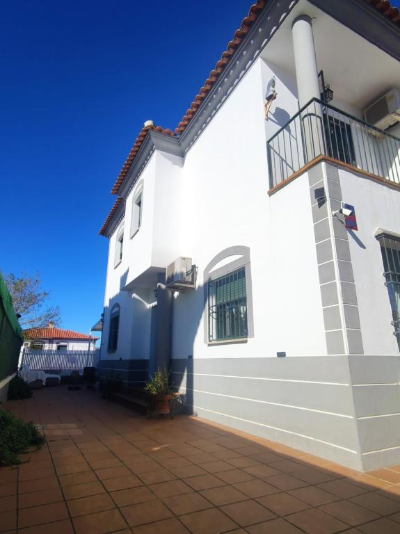 La Jara , Chalet Pareado - Three-Bedroom House