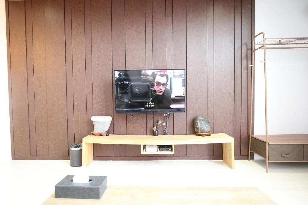 TV a/nebo společenská místnost v ubytování The Ocean Pension