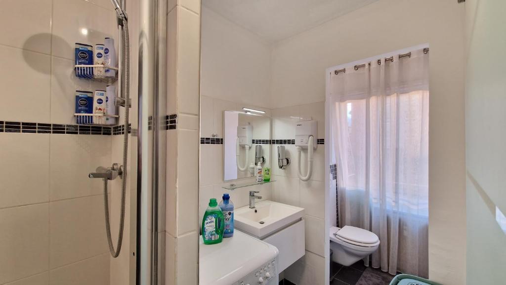 City Center 4 people King Bed, near Switzerland, G'ermany, Near Airport, Free Parking – photo 20