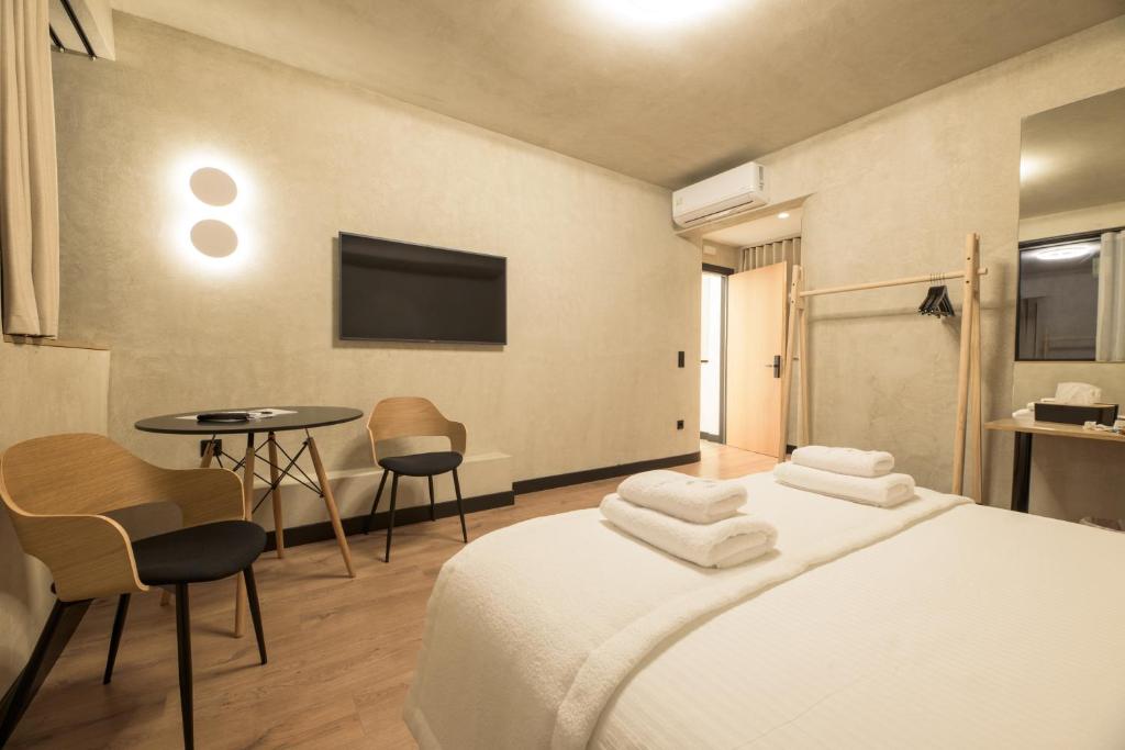 AthensOwl - Resim 13