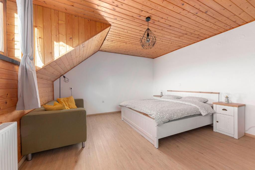 Postel nebo postele na pokoji v ubytování Holiday Home Kersnik