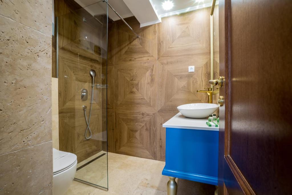 Kupatilo u objektu Conte Hotel & Restaurant