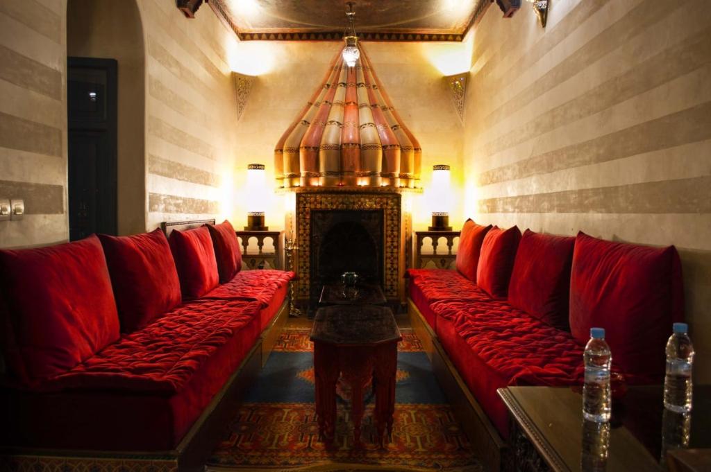 Posezení v ubytování Riad Dar Alhambra