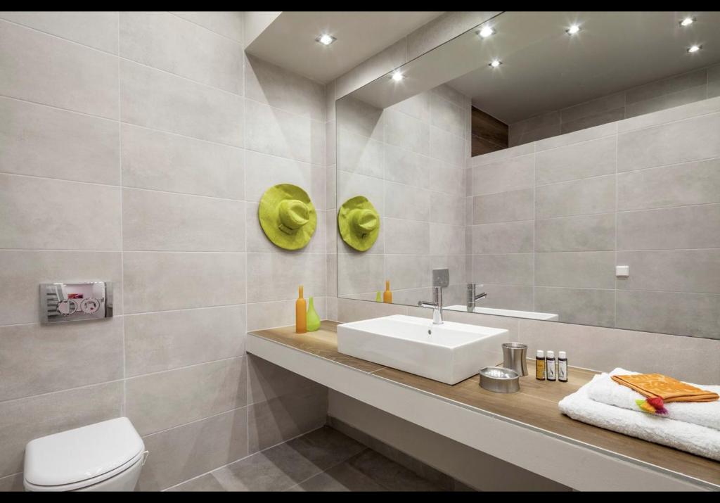 Hermes Apartments - 9