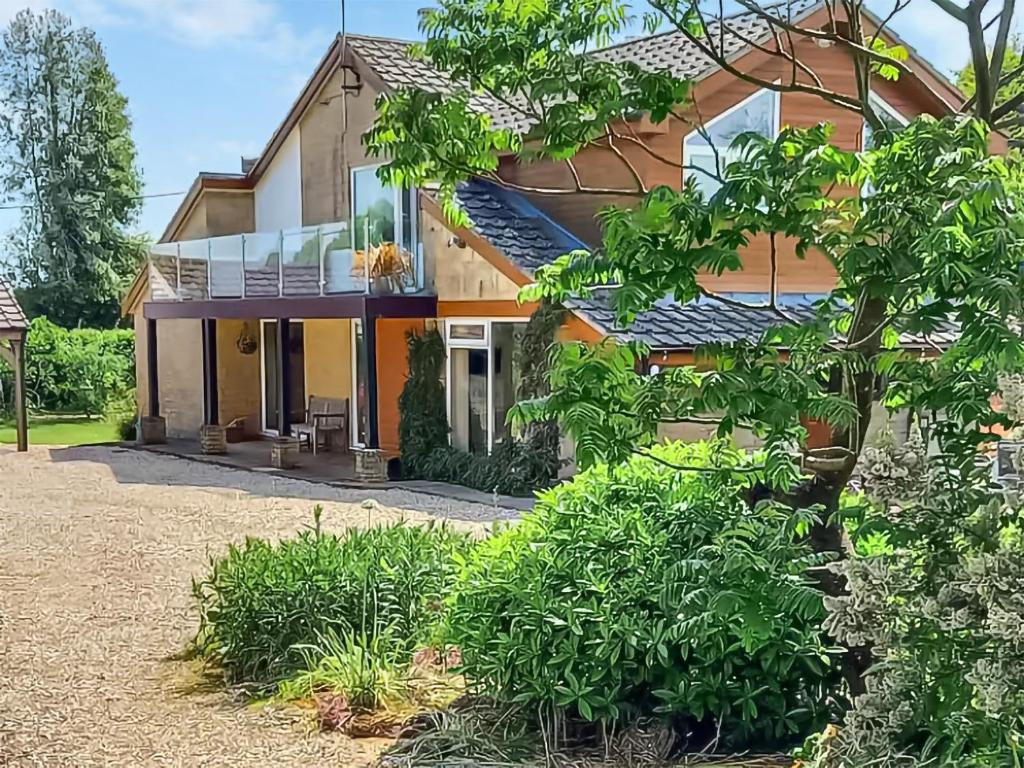 an image of a house at Fieldview Snug in Penselwood