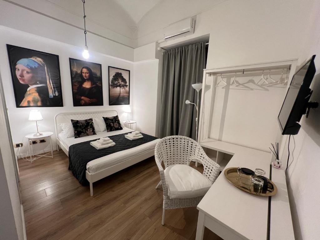COLONNA HOLIDAY HOME - Large Double Room