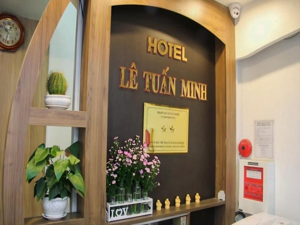 Chứng chỉ, giải thưởng, bảng hiệu hoặc các tài liệu khác trưng bày tại Le Tuan Minh Hotel