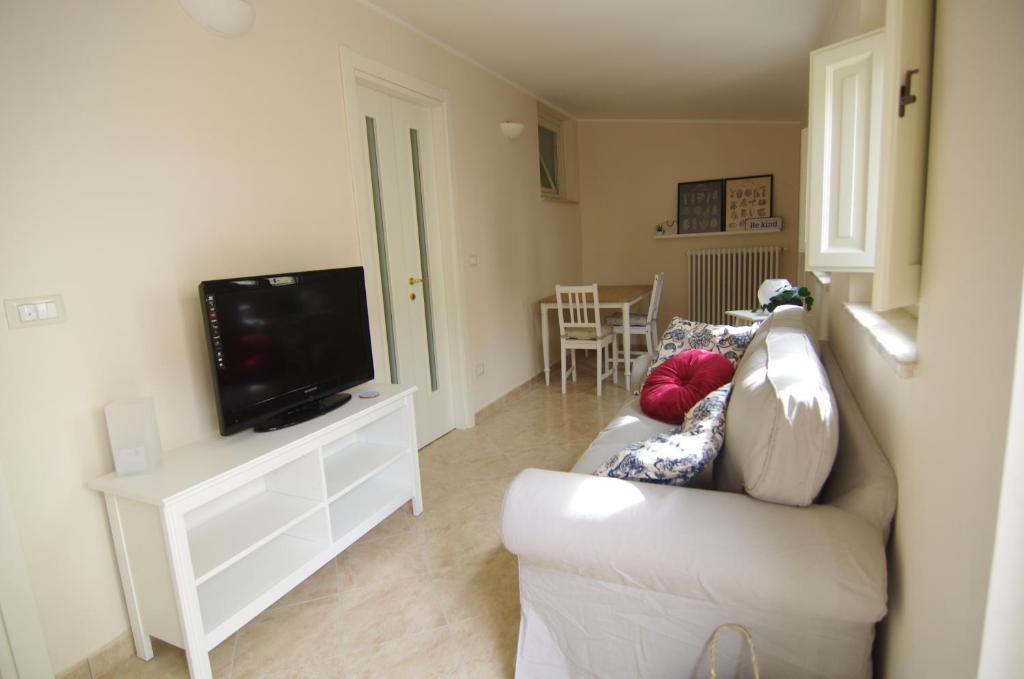 Cozy House con Corte Privata in Centro Storico AQ - One-Bedroom Apartment