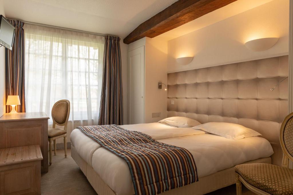Hotel The Originals Château de Perigny - Chambre De Luxe