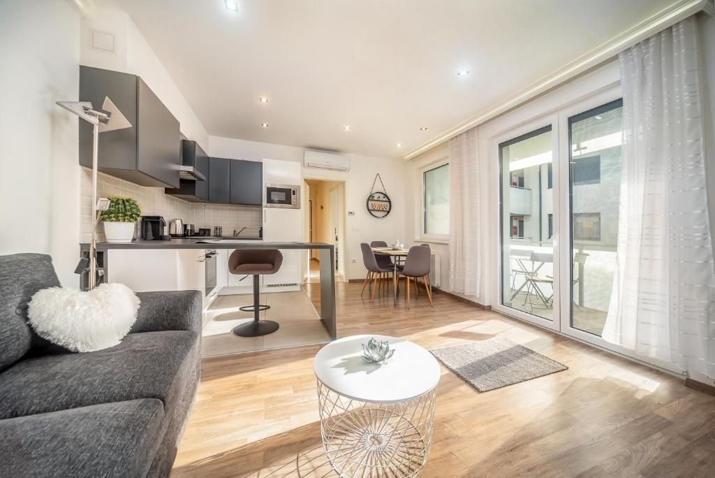 Grace Pine Apartment 3 1088 Budapest, 44 Bródy Sándor utca kép - 1