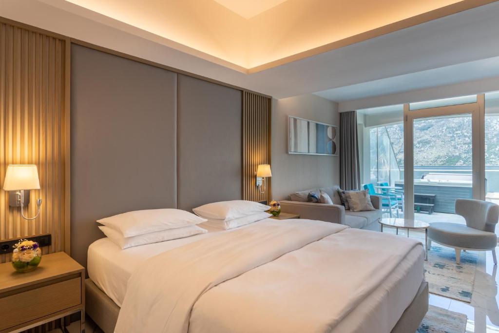 Hyatt Regency Kotor Bay Resort - Room King Premium Con Bañera De Hidromasaje Y Vista Al Mar