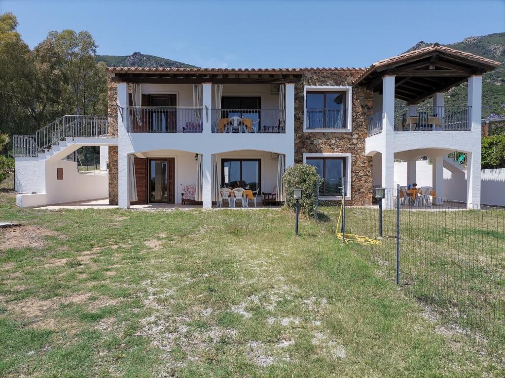 Το κτήριο όπου στεγάζεται  η παραθεριστική κατοικία